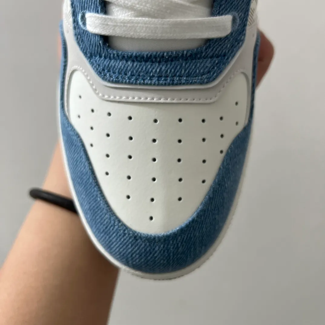 👟👟Ex-factory price 560👟👟 Men's size +10 Dior B27 series ✨2024 upgraded version purchasing agent grade ✨Super🔥sports shoes👫couple shoes. The high version 1:1 adopts oil edge lasting technology, the fabric is imported first-layer cowhide + high-tech fabric, and the inner cowhide + customized lining. TPU original engraved outsole. More than 30 colors of high-soled boots are available. Size: 35-42 for women and 38-46 for men. Bosses are welcome to compare...